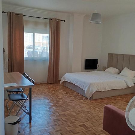 Rooms 10 Mins Walk From Train Station! Agualva-Cacem Ngoại thất bức ảnh