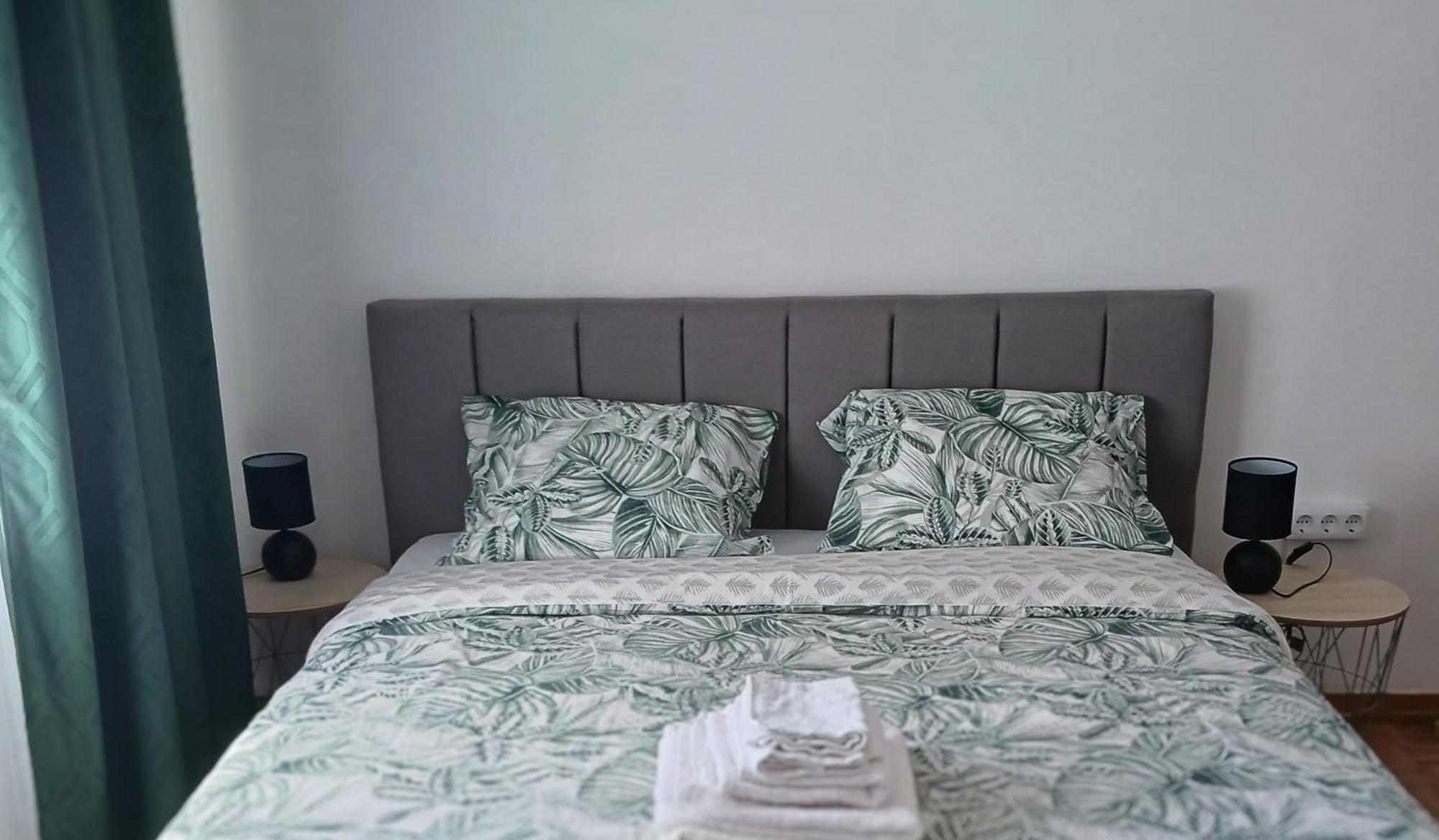 Rooms 10 Mins Walk From Train Station! Agualva-Cacem Ngoại thất bức ảnh