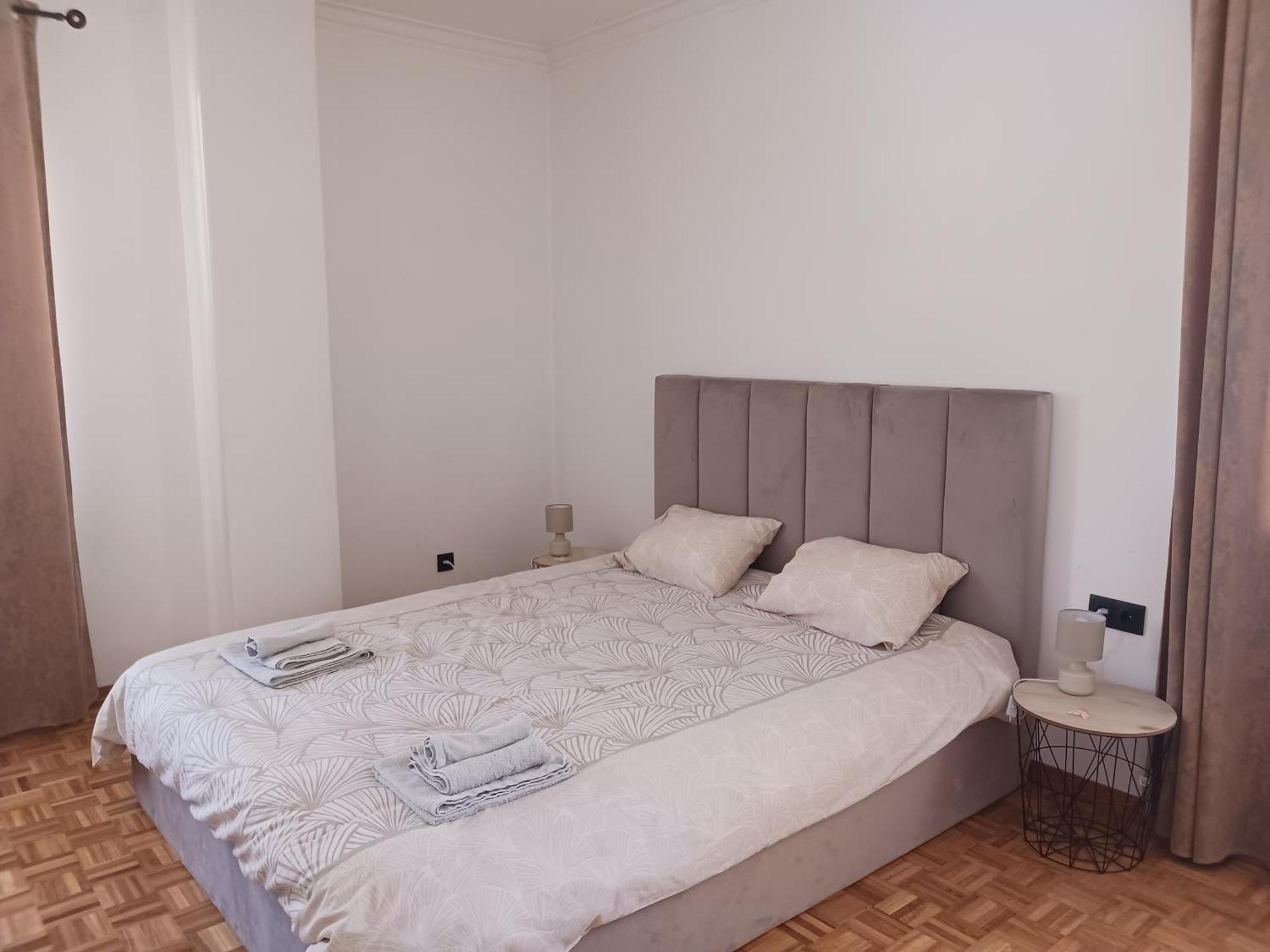 Rooms 10 Mins Walk From Train Station! Agualva-Cacem Ngoại thất bức ảnh